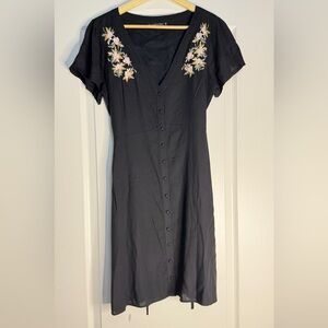 Abercrombie & Fitch Black Knee length Dress with Floral Embroidery, Size Medium